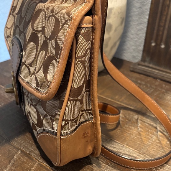 Vintage Coach Crossbody Bag (Circa 2007) - Picture 4 of 11